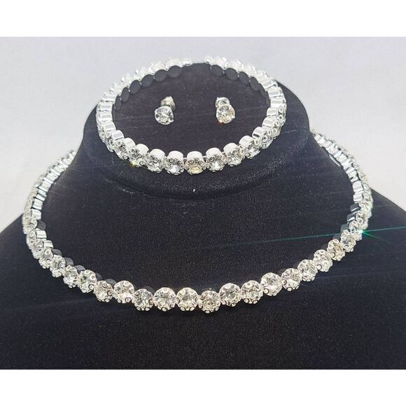 Jewelry - Necklace Bracelet and Earrings set